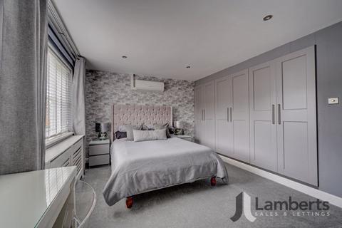 16 Kiln Close, Studley, B80 7EF