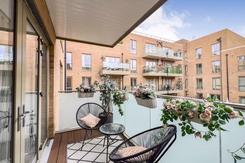 3 bedroom flat for sale, Grahame Park Way, London