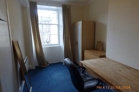 1 bedroom flat to rent, Flat 2F1, 4 Boroughloch Square