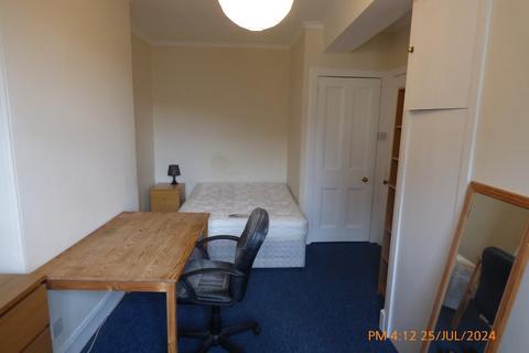 1 bedroom flat to rent, Flat 2F1, 4 Boroughloch Square