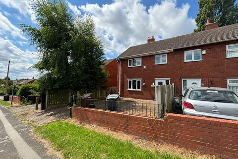 3 bedroom semi-detached house to rent, Hillside, Brierley