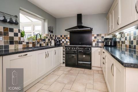 4 bedroom detached house for sale, Badgers Brook Road, Drayton, Norwich