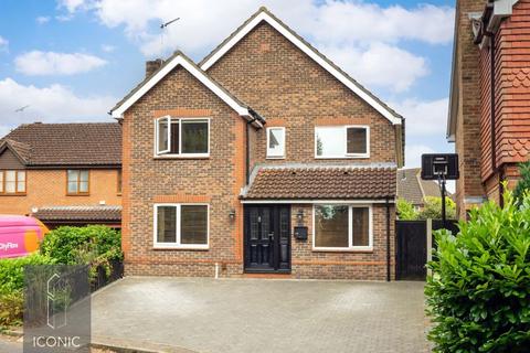 4 bedroom detached house for sale, Badgers Brook Road, Drayton, Norwich