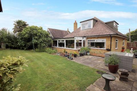 3 bedroom detached bungalow for sale, Ware, Ash