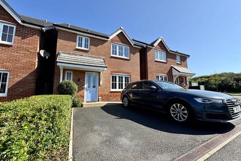 3 bedroom detached house for sale, Parc Tyddyn Bach, Holyhead