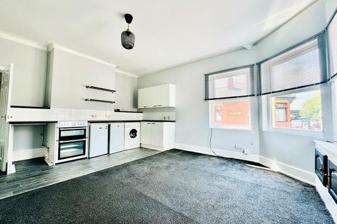2 bedroom flat to rent, Liverpool Road, Cadishead, Manchester