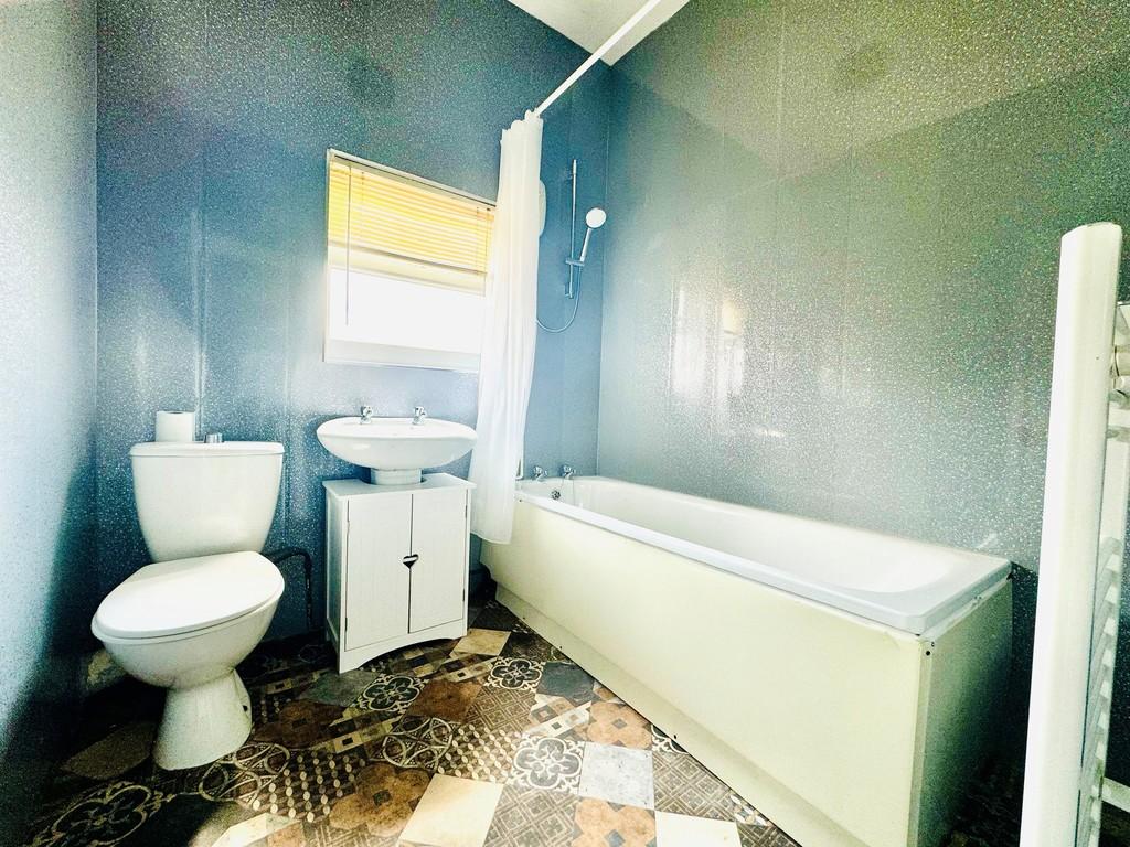 109a bathroom