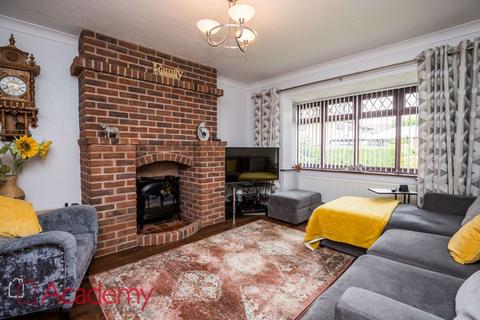 2 bedroom detached bungalow for sale, Rainbow Close, Widnes