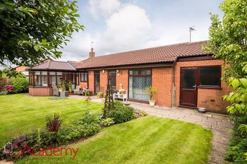 2 bedroom detached bungalow for sale, Rainbow Close, Widnes