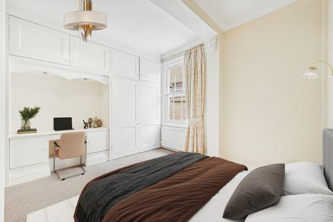 3 bedroom flat to rent, Southwell Gardens, South Kensington, London