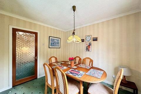 84 Bathurst Drive, Ayr, KA7 4UE