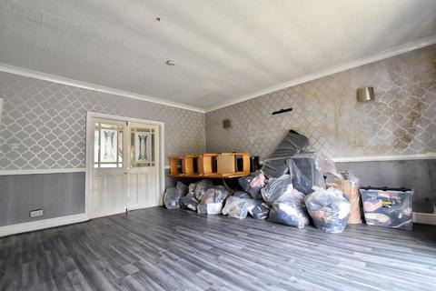 3 bedroom end of terrace house for sale, Turnhill Road, Rochdale, Greater Manchester, OL16