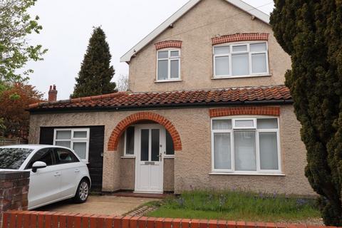 5 bedroom detached house to rent, De Hague Road, Norwich