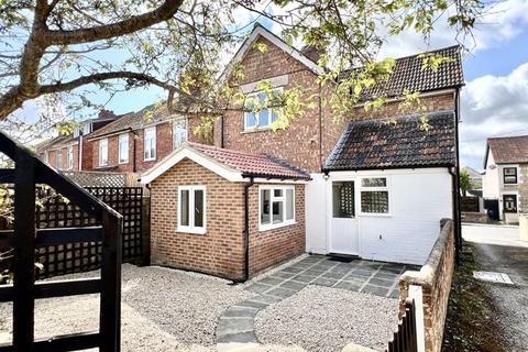 2 bedroom detached house for sale, Oxford Road, Calne SN11