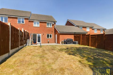 3 bedroom semi-detached house for sale, Dulwich Avenue, Dunton Fields, Laindon, Essex, SS15