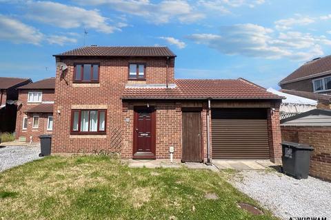 3 bedroom detached house for sale, Emberton Park, Kingswood, HU7