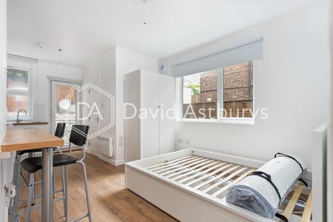 Studio to rent, Archway Road, Highgate, London