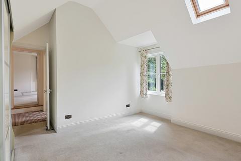 4 bedroom semi-detached house to rent, London Road, Cambridge CB22