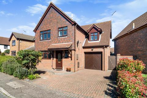 4 bedroom detached house to rent, Estella Mead, Chelmsford, CM1