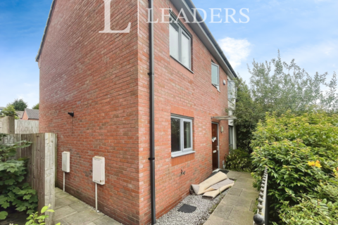 3 bedroom terraced house to rent, Greene Way, Salford, M7