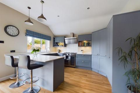 Tara Bath Road, Eastington, Stonehouse, GL10 3AX