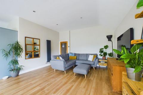 Tara Bath Road, Eastington, Stonehouse, GL10 3AX