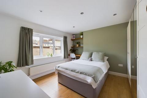 Tara Bath Road, Eastington, Stonehouse, GL10 3AX