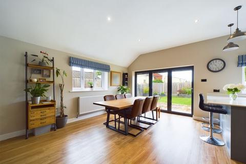 Tara Bath Road, Eastington, Stonehouse, GL10 3AX