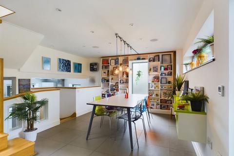 5 bedroom house for sale, Guildford Road, Hayle