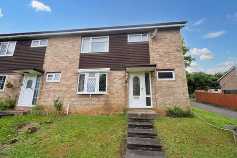 3 bedroom semi-detached house for sale, Edmunds Close, High Wycombe HP12