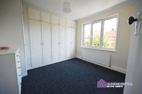 3 bedroom semi-detached house to rent, Westacre Gardens, Fenham NE5