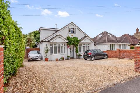 4 bedroom detached house for sale, New Lane, Havant