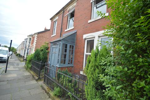 3 bedroom end of terrace house to rent, Forsyth Road, Newcastle upon Tyne NE2
