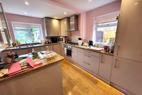 16 Cleevemount Close, Cheltenham, GL52 3HP