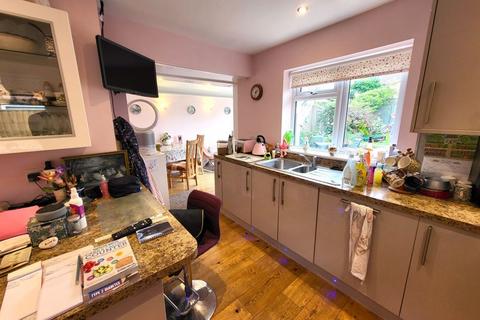 16 Cleevemount Close, Cheltenham, GL52 3HP