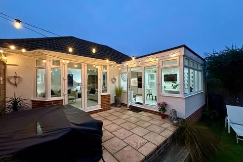 3 bedroom bungalow for sale, Anvil Crescent, Broadstone, BH18