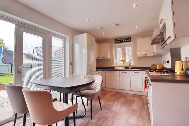 Kitchen/Dining Area