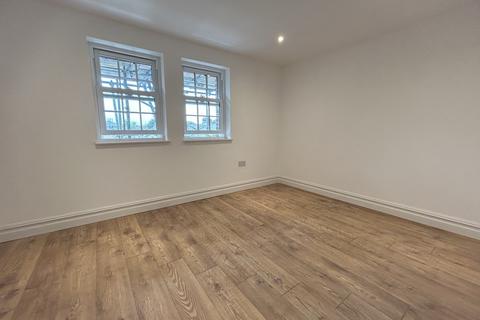 2 bedroom apartment to rent, Hollybush Street, London E13