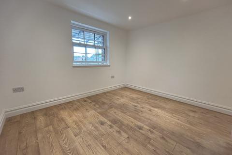 2 bedroom apartment to rent, Hollybush Street, London E13