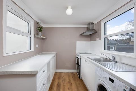 1 bedroom apartment for sale, Heath Road, Thornton Heath, Surrey, CR7 8NF