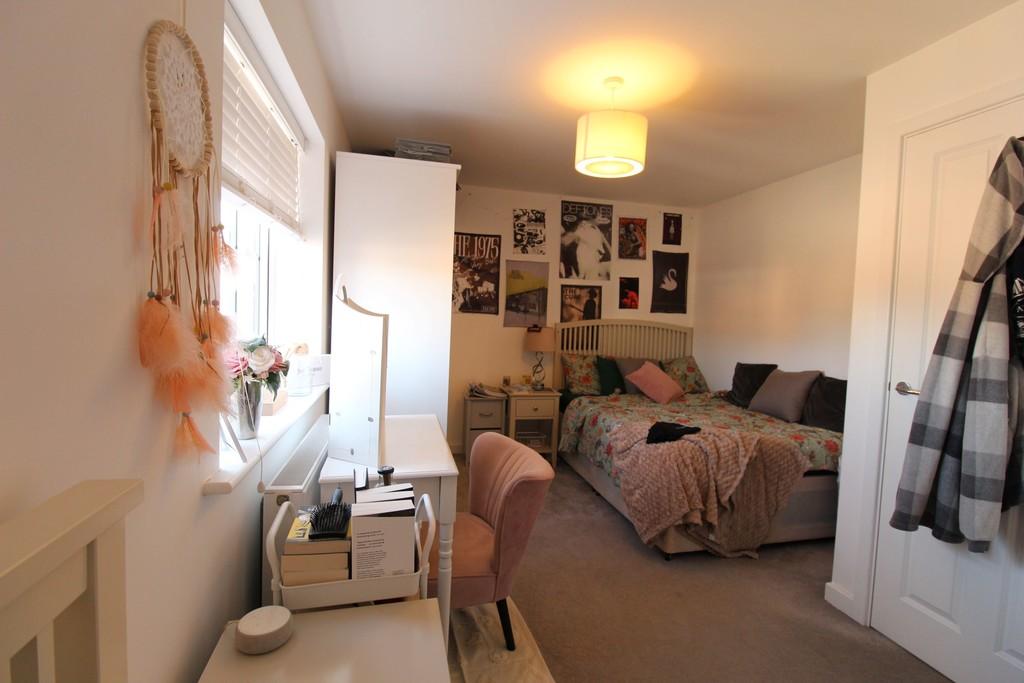 Bedroom 2.1