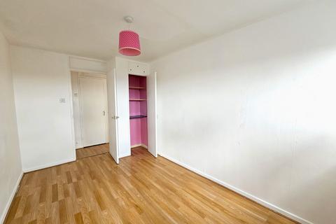 2 bedroom flat to rent, Owen Waters House, 380 Fullwell Avenue IG5