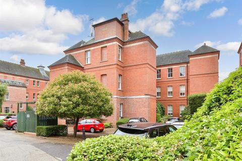 2 bedroom ground floor flat for sale, Rosebury Square, Woodford Green, Essex