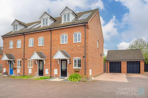 2 Carpenter Close, Wymondham, NR18 0WG