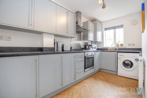 2 Carpenter Close, Wymondham, NR18 0WG