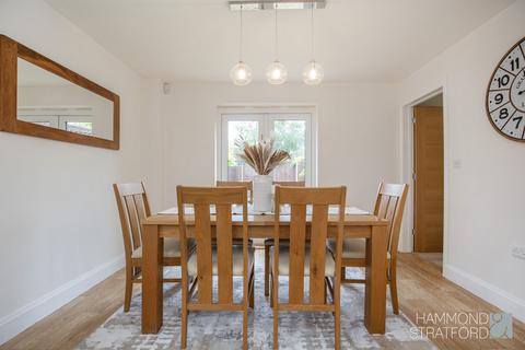 8 Bryony Way, Attleborough, NR17 1QL
