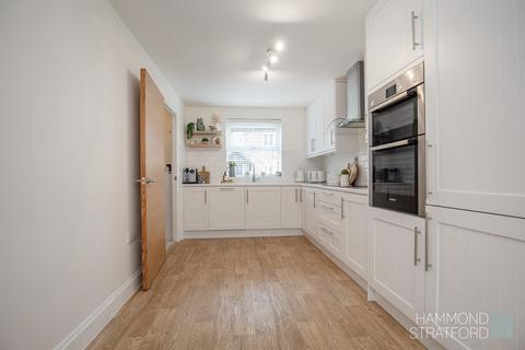 8 Bryony Way, Attleborough, NR17 1QL
