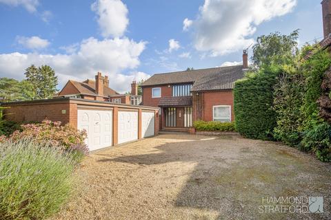 4 bedroom detached house for sale, Bluebell Road, Eaton