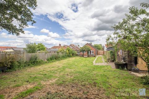 4 bedroom detached bungalow for sale, High Street, Wicklewood