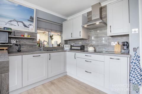 34 Cedar Drive, Attleborough, NR17 2EX